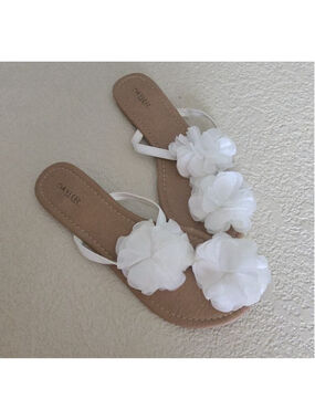 Women's Skyler New York White Chiffon Floral Embellishe Flip Flop Sandals Size 9